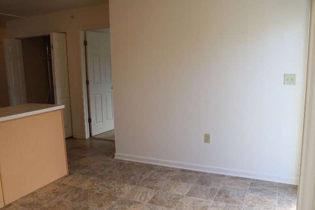 Photo - 12 W High St
