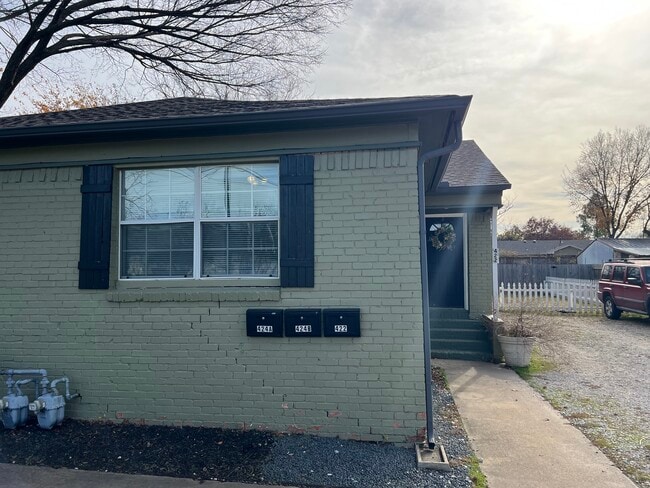 Photo - 422 E Worth St