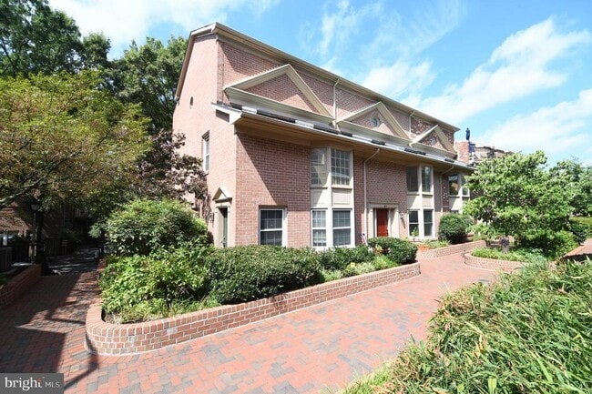 Photo - 601 N Tazewell St
