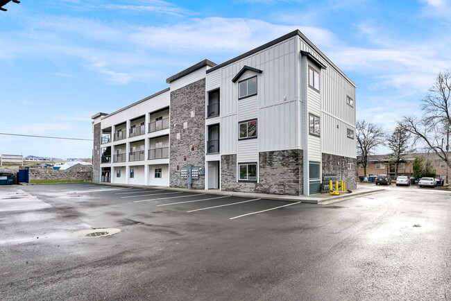 Photo - Raintree Apartments