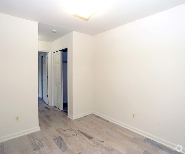 Parkwood Gardens Apartments For Rent in Edison, NJ