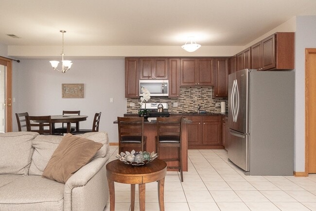 Photo - 1222 W Belmont Ave Unit J04P