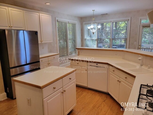 Photo - Gorgeous 5 Bedroom House in Peachtree Corn...