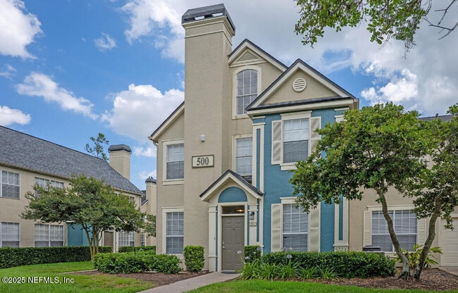 Building Photo - 13700 Richmond Park Dr N Unit 501 Rental