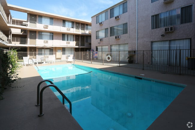 Southoaks Pointe Apartments