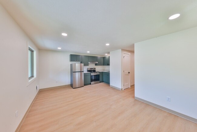 Photo - 551 Elm St Unit 19