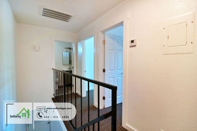 Photo - 2230 Howard St