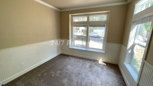 Photo - Stunning 4 BD | 2.5 BA Craftsman - Milwaukie