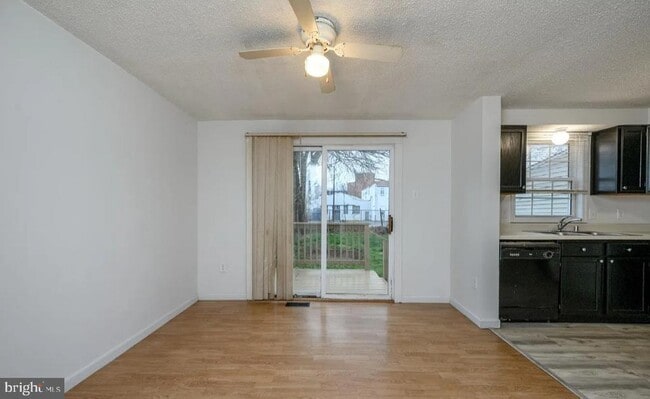 Building Photo - 641 Lamberton St Rental