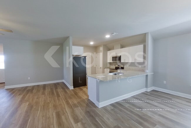 Photo - 18817 Seabiscuit Ln