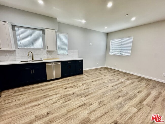 Photo - 5635 Homeside Ave Unidad 5637 1/2