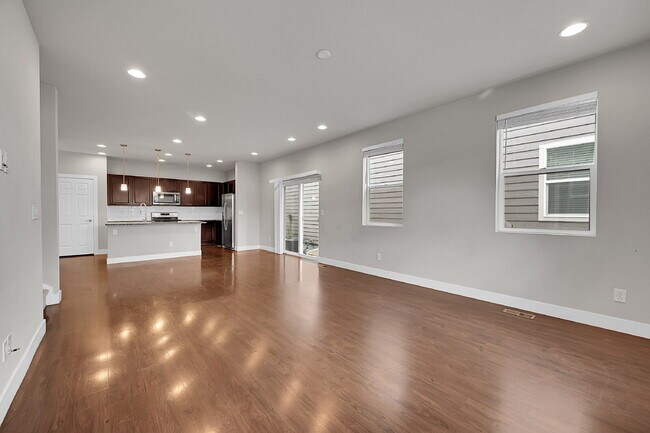 Photo - $2,650.00 - 3 Bedrooms, 2.5 Bathrooms, Sin...