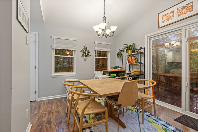 Photo - 3 Bedroom 2 Bath Chapel Hill Home - Available in early August! Near Southern Village