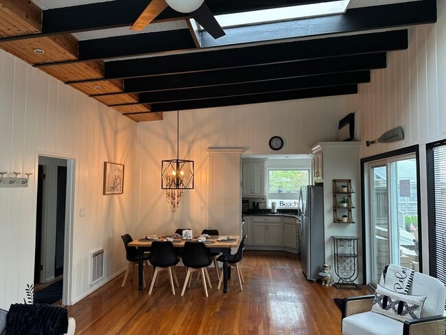 581 Bayberry Walk