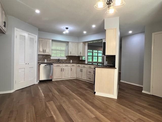 Photo - 327 S 4th St