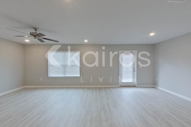 Photo - 253 Monarch Ln