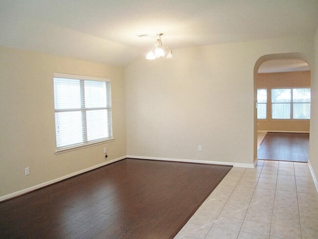Photo - 2311 Enchanted Park Ln