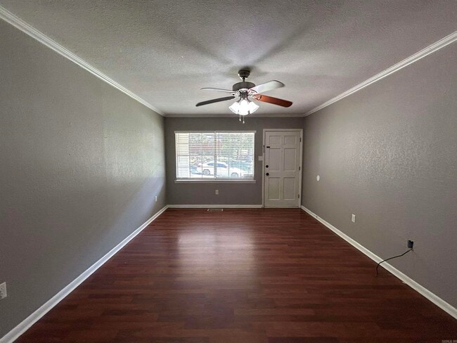 Photo - 5519 Division St