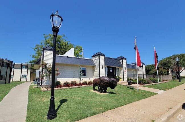 Building Photo - Wood Creek Apartments