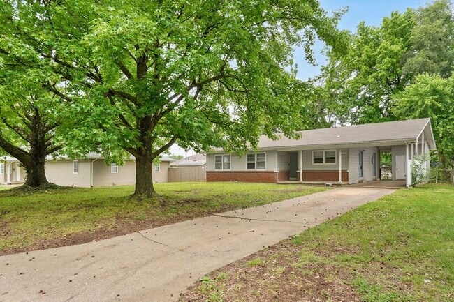 Photo - 813 E Morningside St