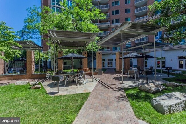 Building Photo - 3101 N Hampton Dr Unit 412