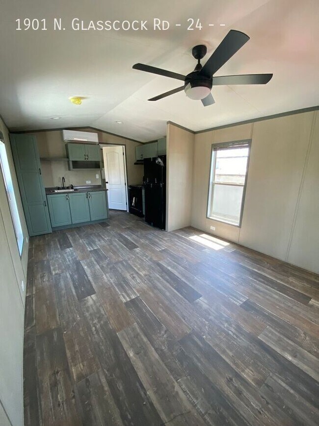 Photo - 1901 N Glasscock Rd