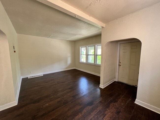 Photo - 2 Bedroom 1 Bath Single Family Home!