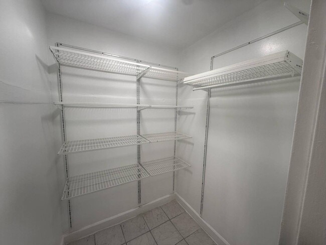 Photo - 10106 Avenue K
