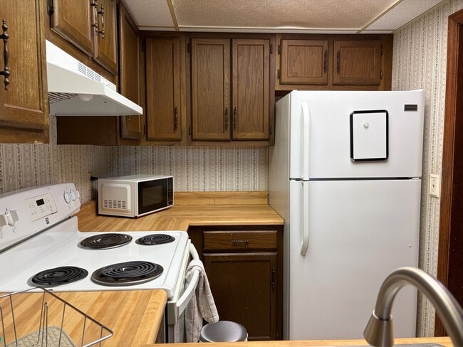 Building Photo - 1942 Larette Dr