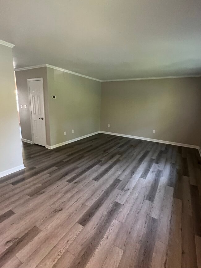 Photo - 3413 Stonehenge Sq