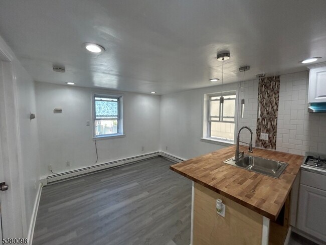 Photo - 6809 Grand Ave