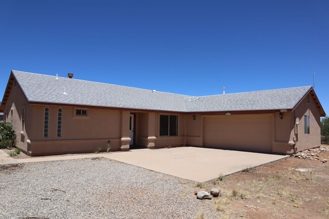 Building Photo - Livable, Lovable, & Available!