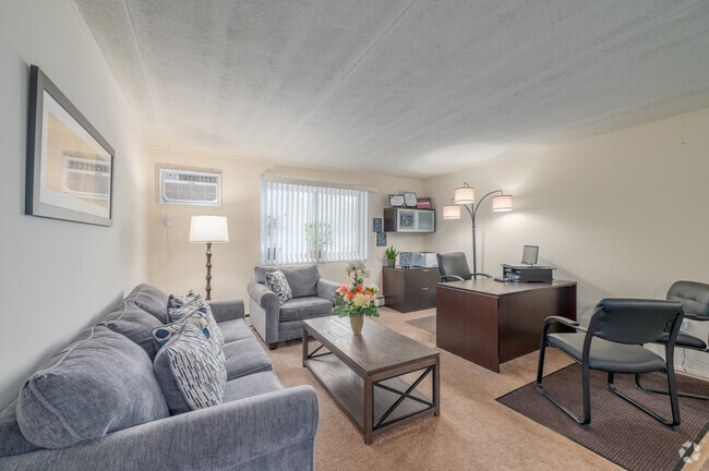 Model - 2 BD, 1 BA - 912SF - Living Room
