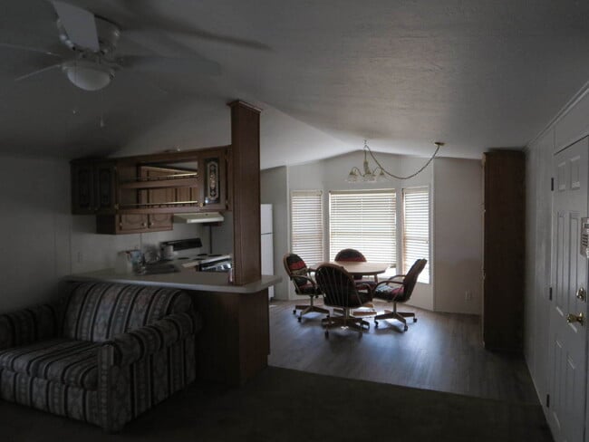 Photo - CLEAN 2 BED, 1 BATH IN THE FOOTHILLS!