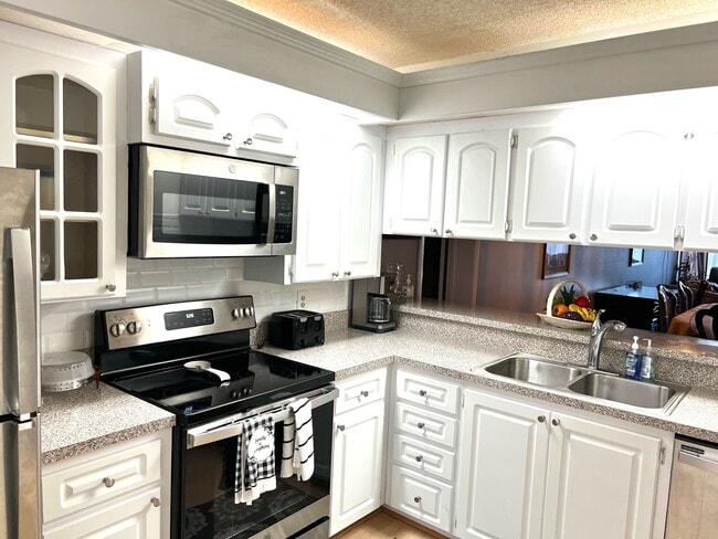 Photo - 3500 Whitehall Dr Unit 202