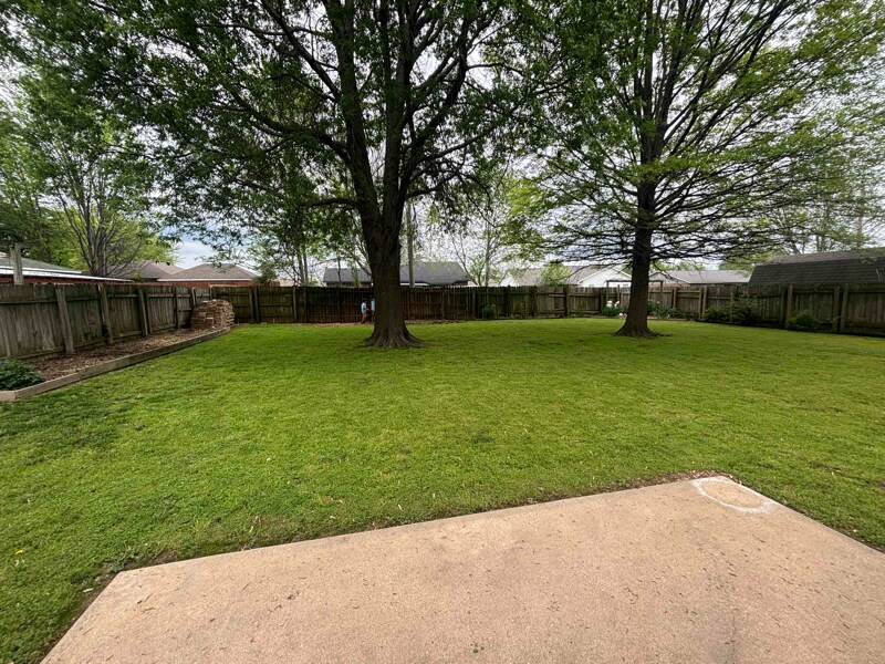 Photo - 674 Bloomfield St