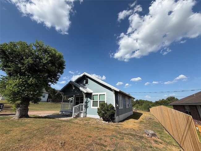 Photo - 700 Burleson St