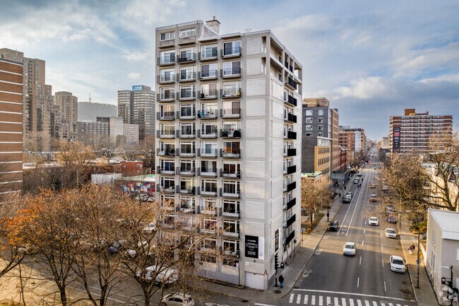 Building Photo - Place Milton