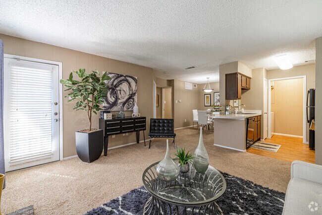 1BR, 1BA - 703SF - Living Room - Greenbriar Apartments