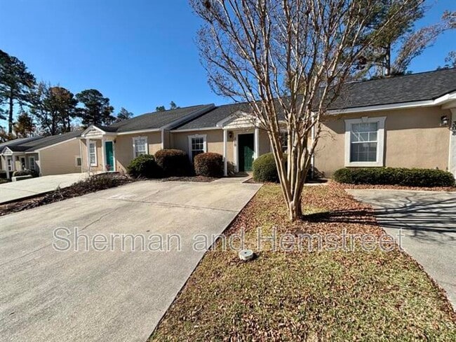 Photo - 310 Evans Lake Way