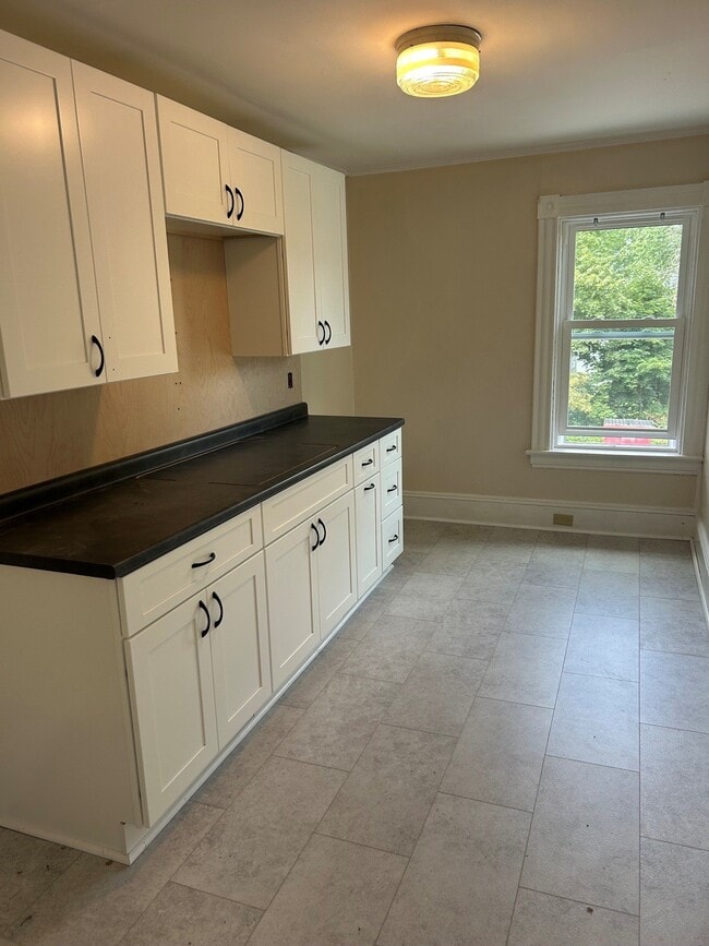 92 S Main St Unit 2B