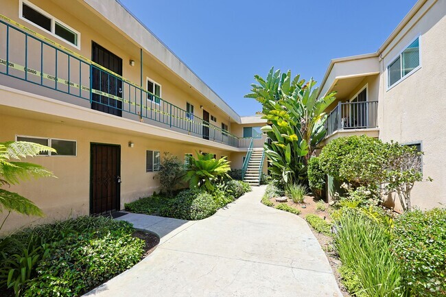 Building Photo - Spacious 2-Bed, 2-Bath Condo in Prime Nort... Unit 3