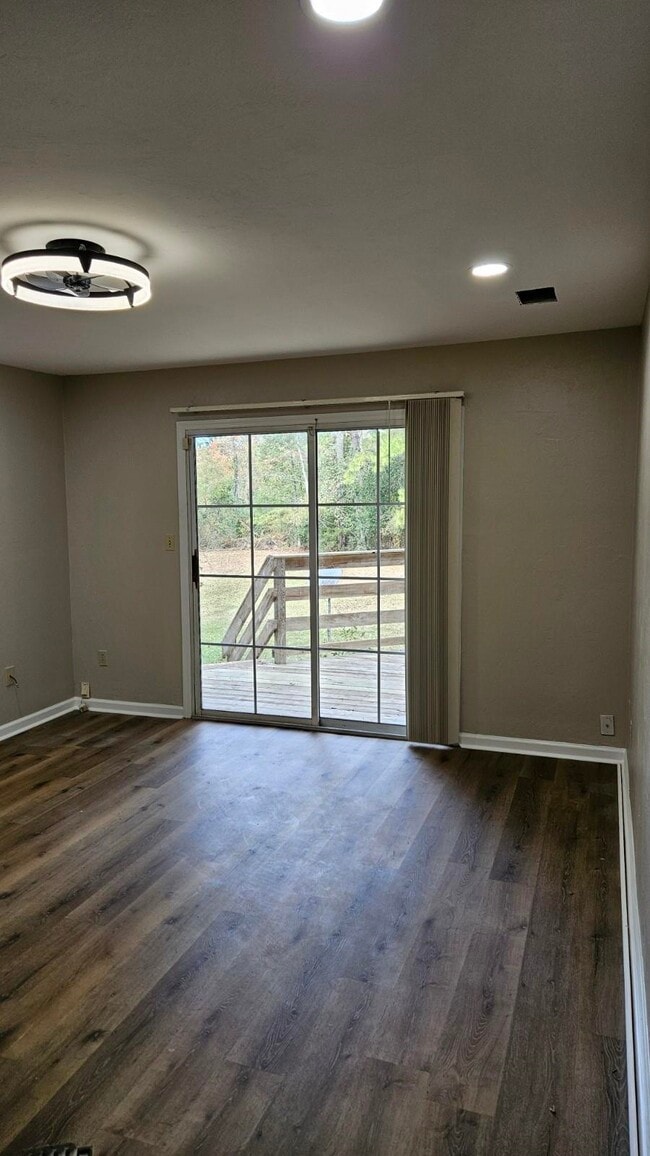 Photo - 1998 Nicklaus Dr