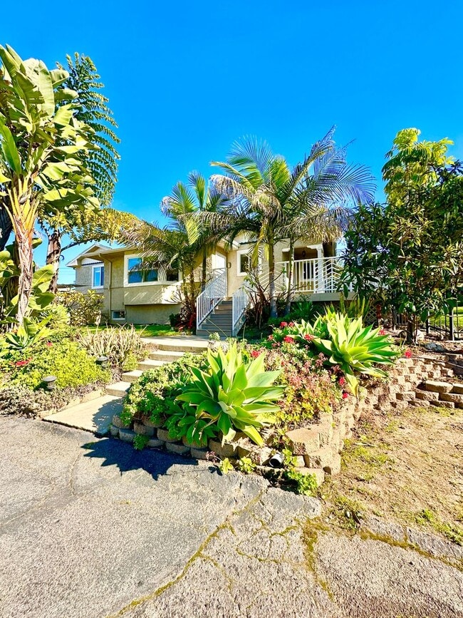 Building Photo - Beautiful Craftsman-style Home with fenced yard space, detached garage and additional parking in ...