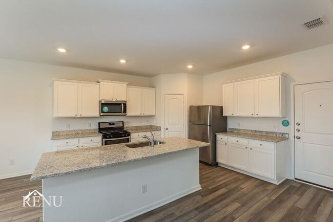 Photo - 2934 Jackson Smt