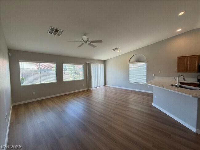 Photo - 2139 Meadow Green Ave