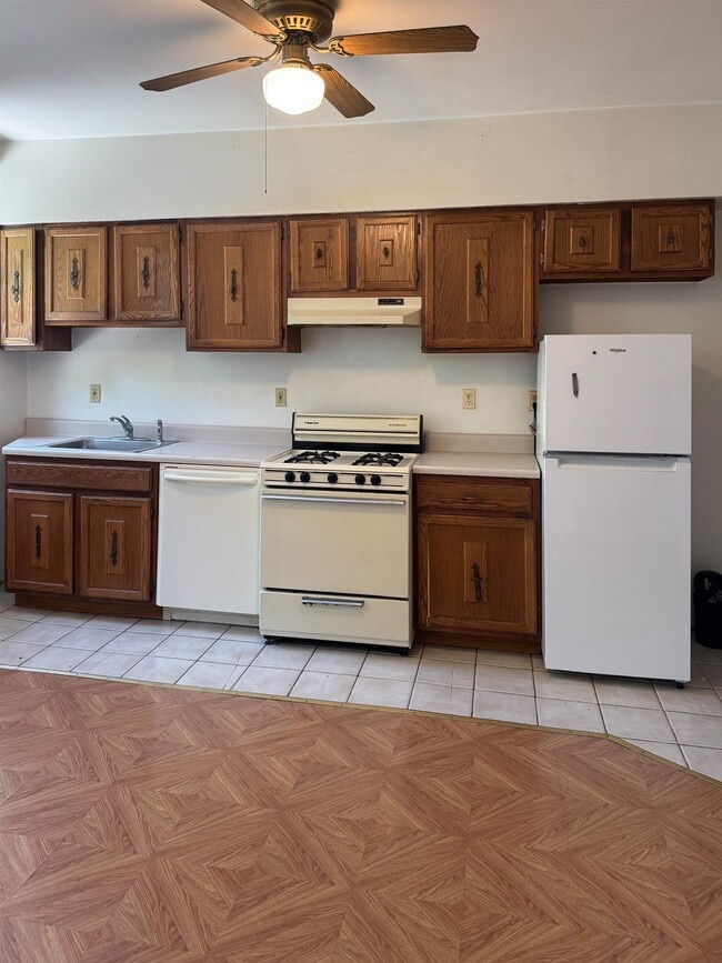 Photo - 25 W 8th St Unit 3R