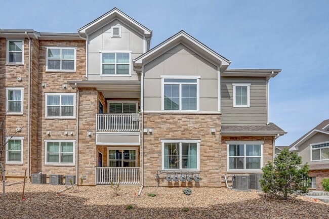 Building Photo - $2,199- 2 Bed, 2 Bath Ground Floor Condo with AC, and In Unit 108