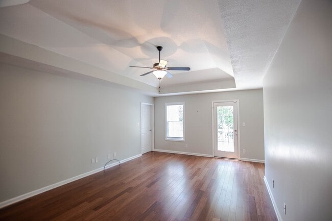 335 Chalet Cir