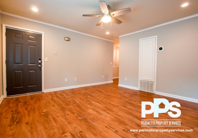 Photo - 2145 Bolton Rd NW